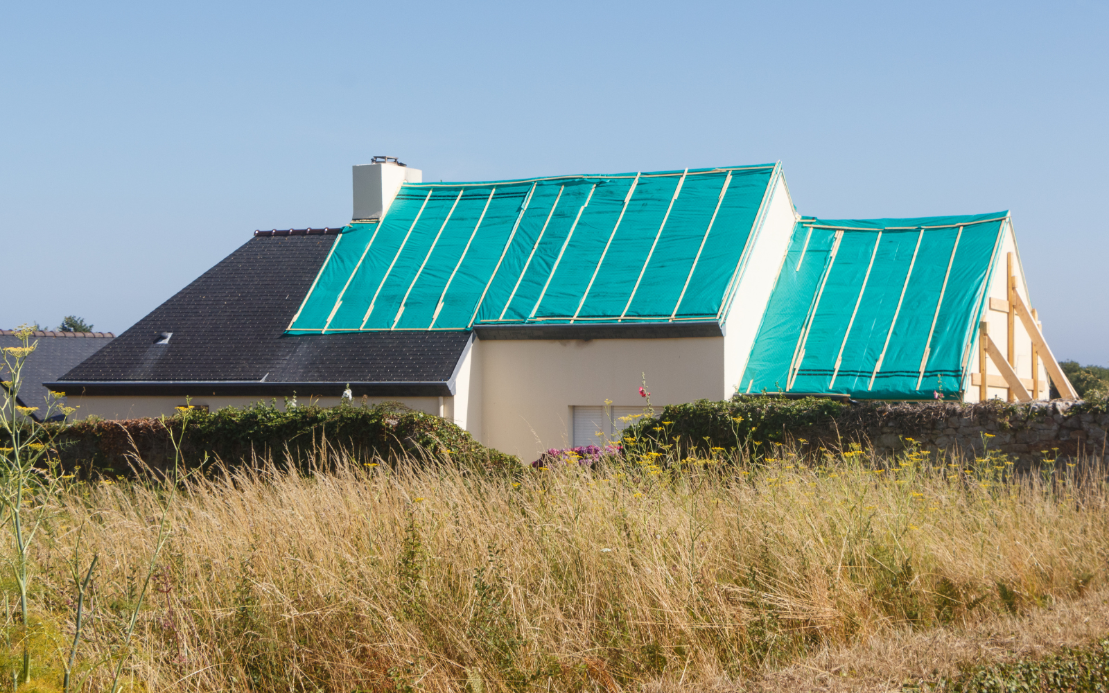 Bâchage de toiture